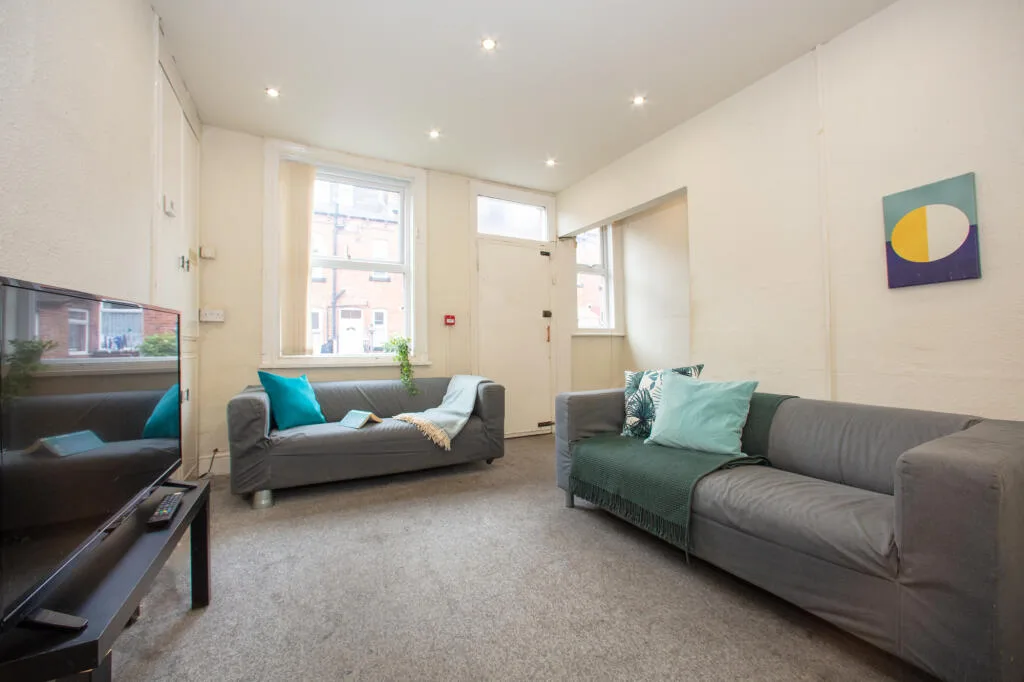 6 bedroom terraced house for rent