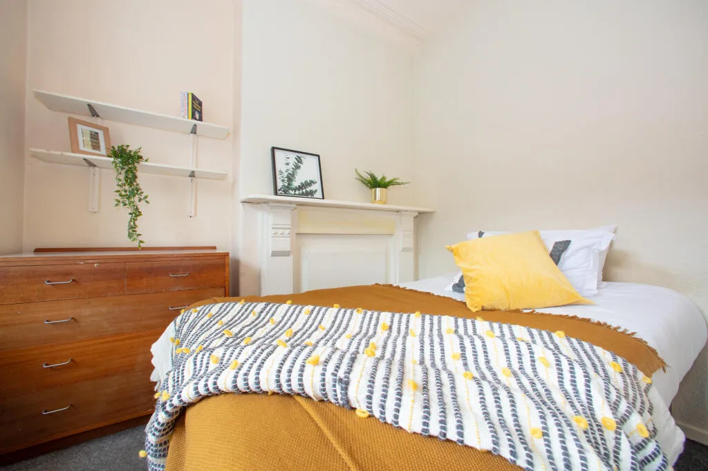 6 bedroom terraced house for rent