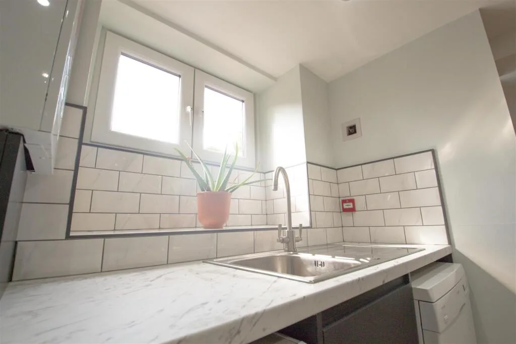 8 bedroom terraced house for rent