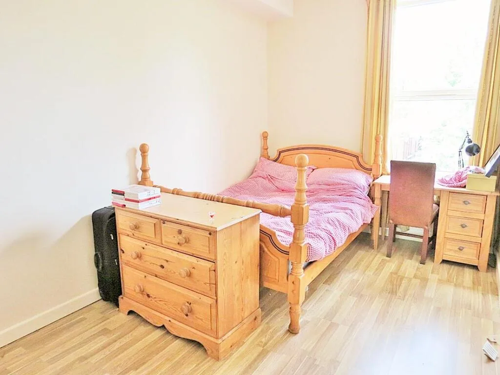 8 bedroom terraced house for rent