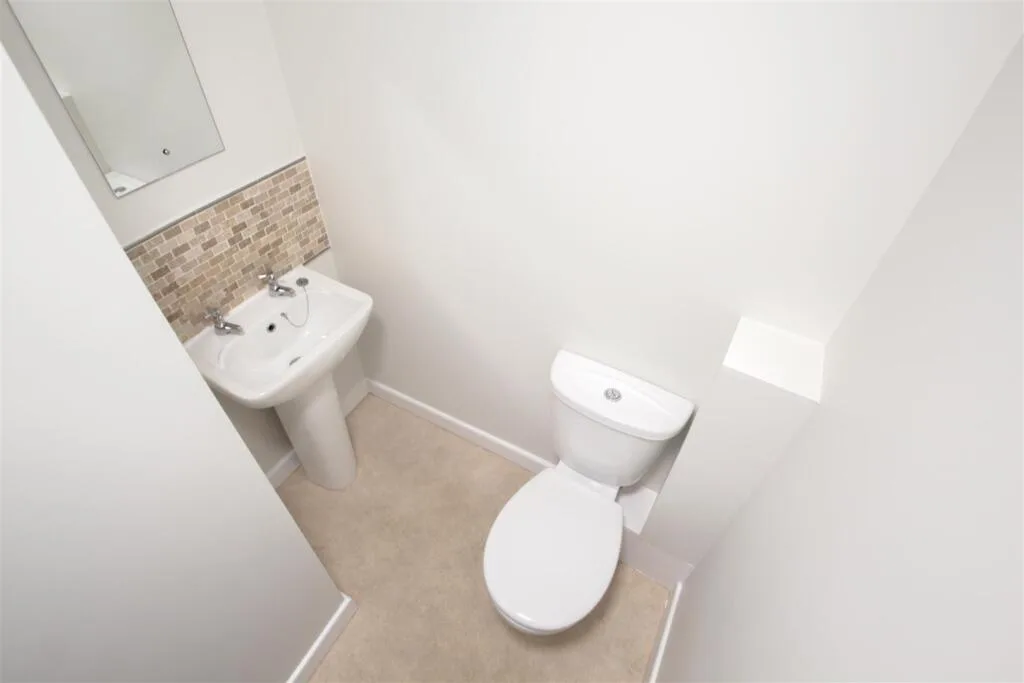 8 bedroom terraced house for rent