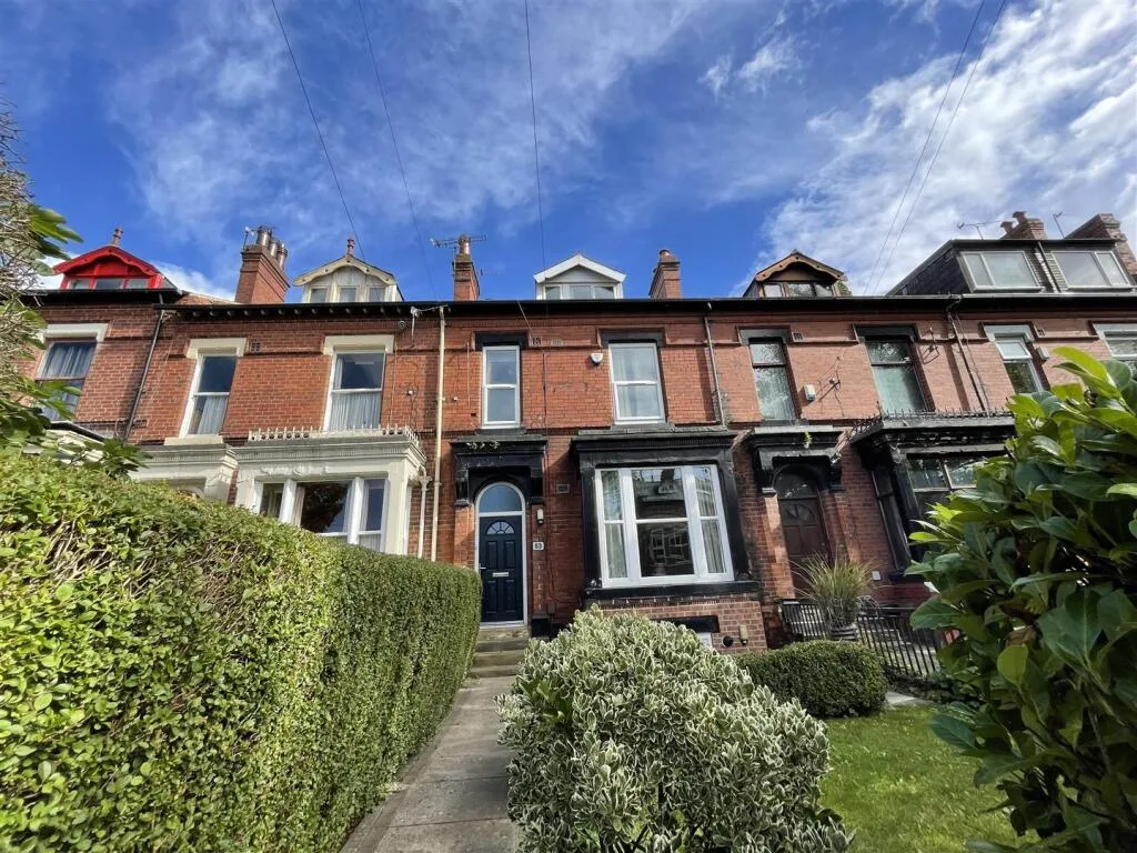 8 bedroom terraced house for rent
