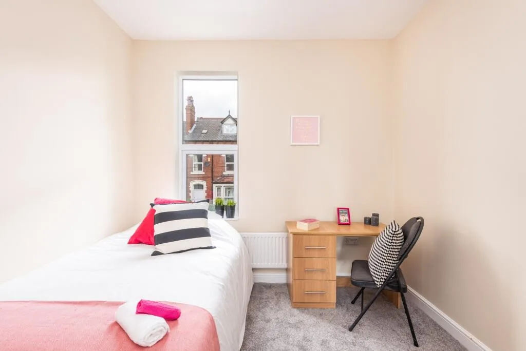 8 bedroom terraced house for rent