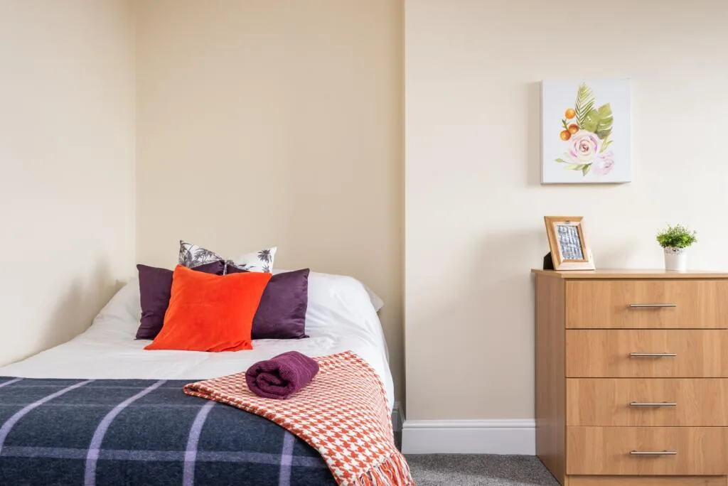 8 bedroom terraced house for rent