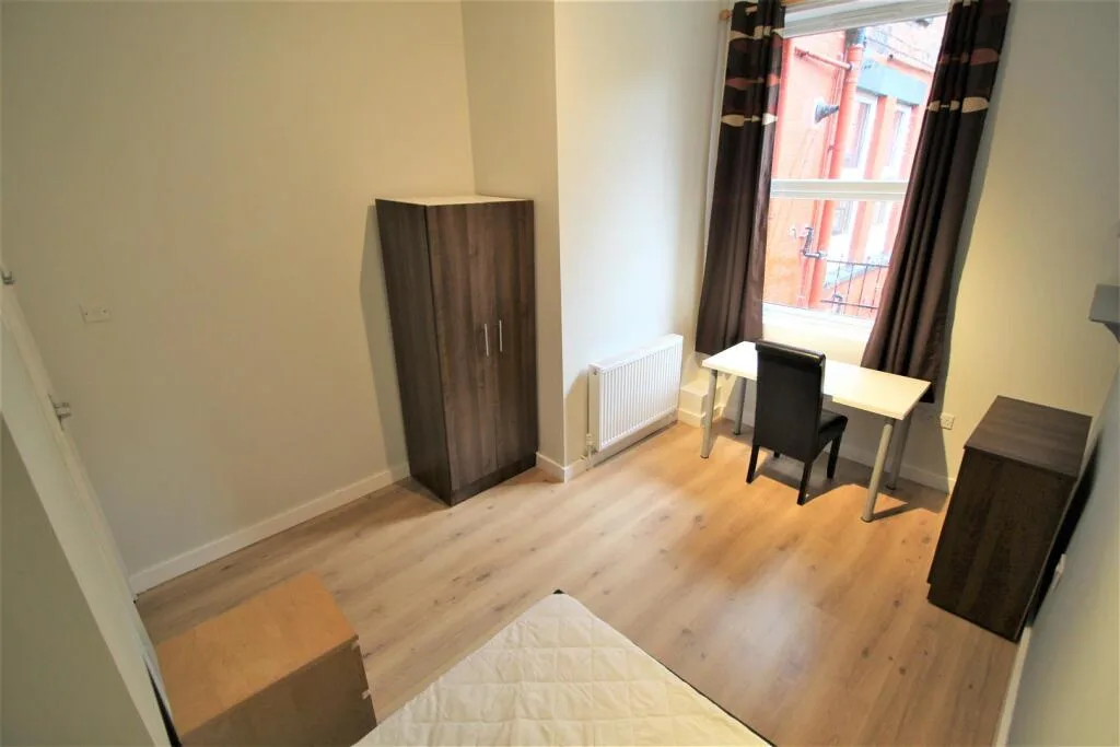 10 bedroom terraced house for rent