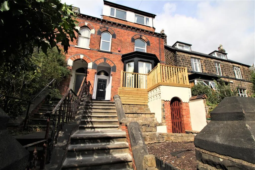 10 bedroom terraced house for rent