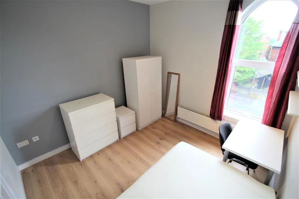 10 bedroom terraced house for rent