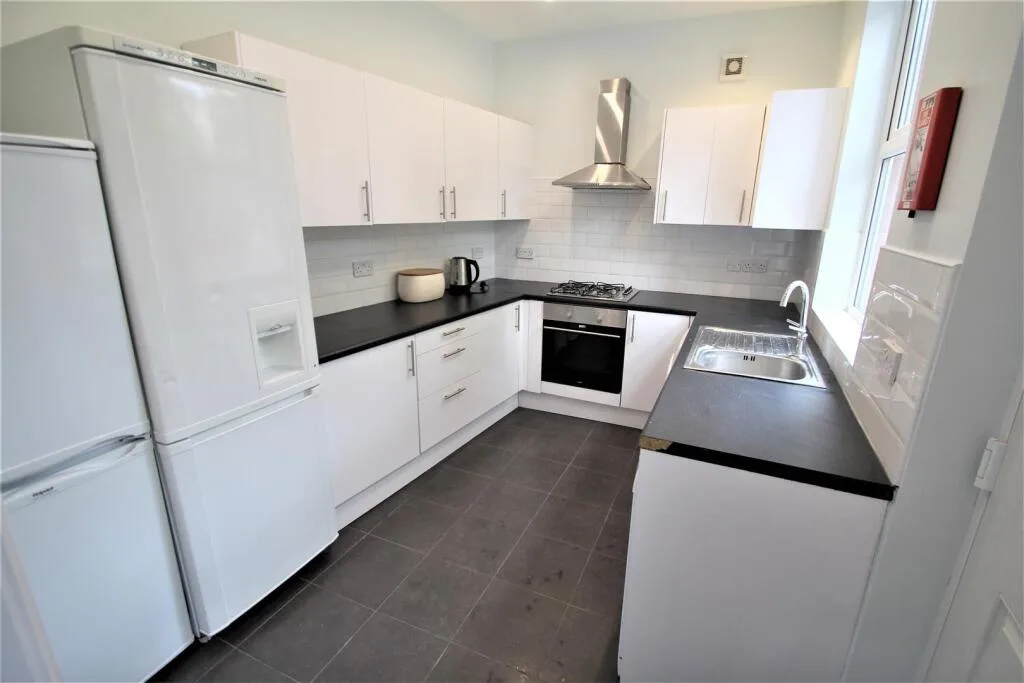 10 bedroom terraced house for rent