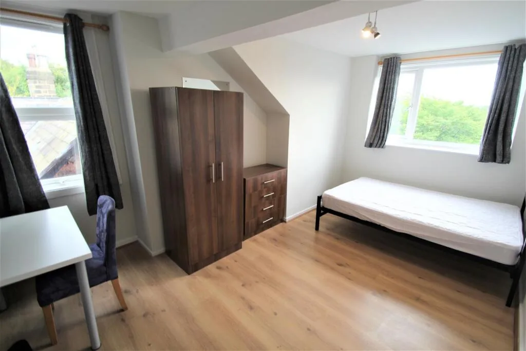 10 bedroom terraced house for rent