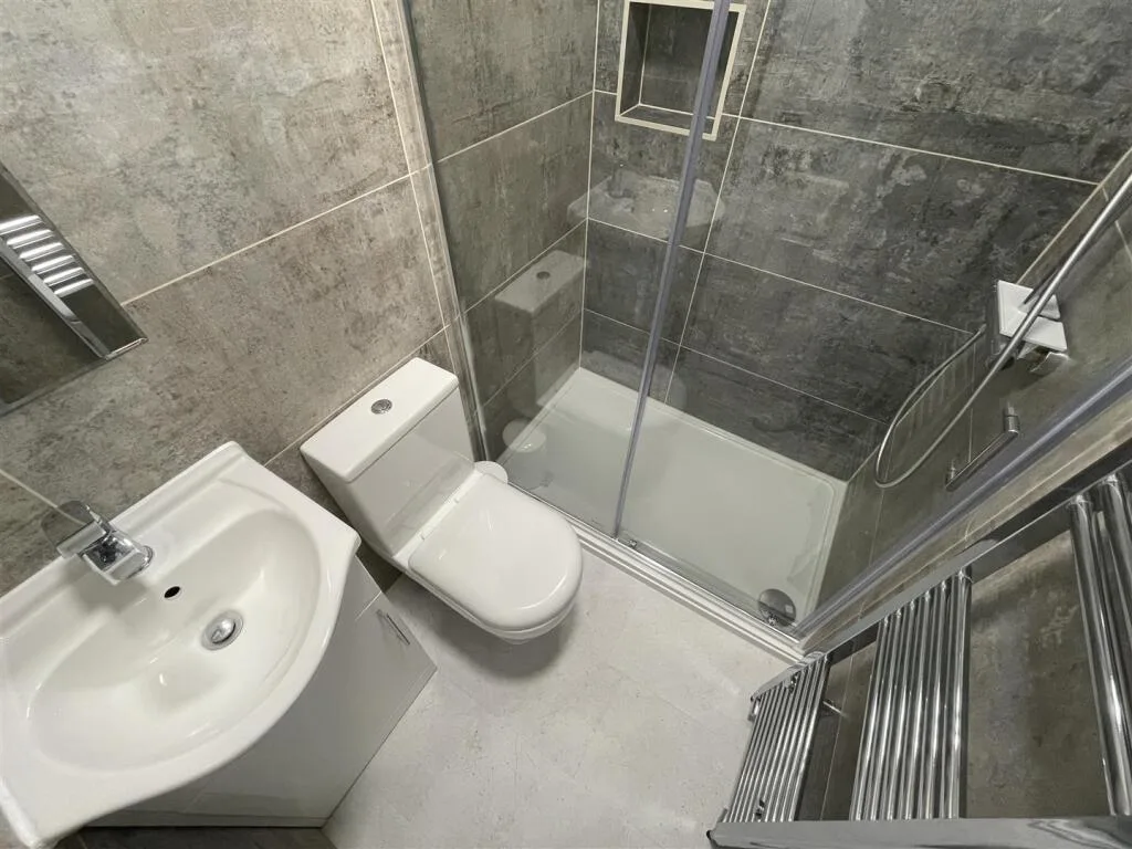 10 bedroom semi-detached house for rent