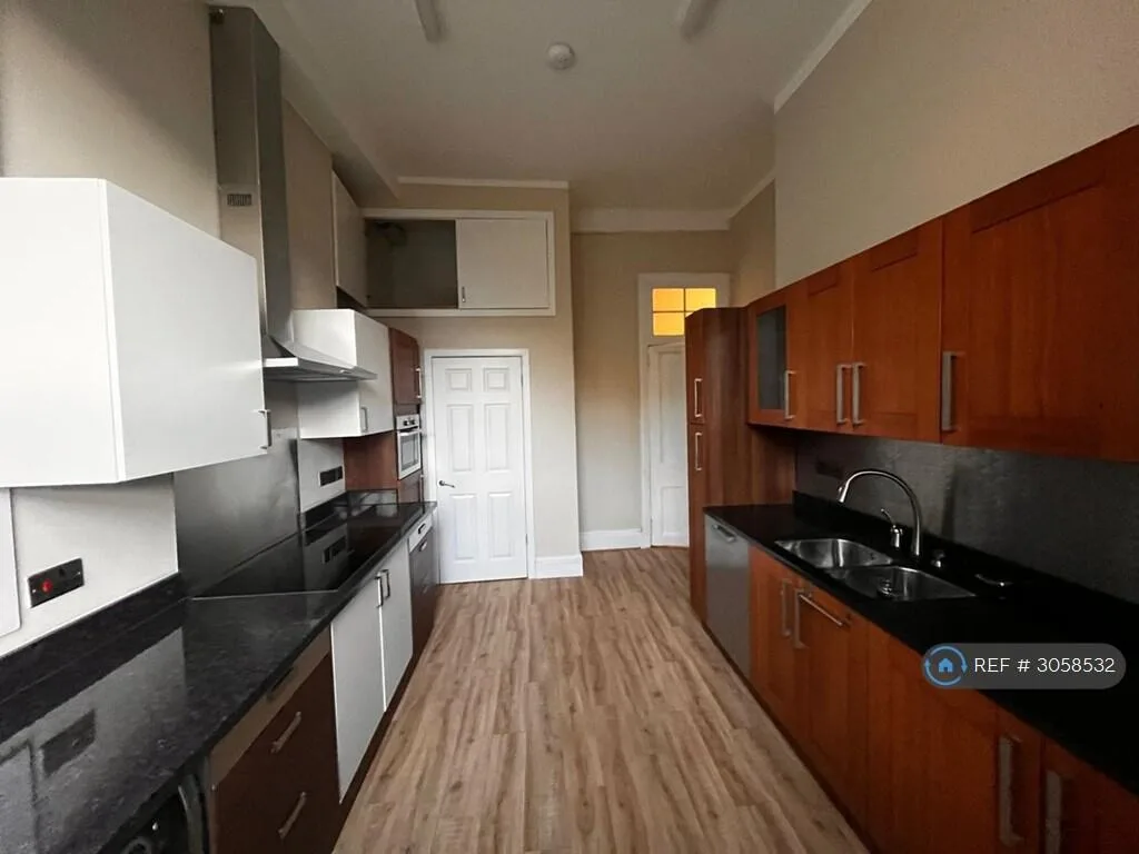 4 bedroom flat for rent