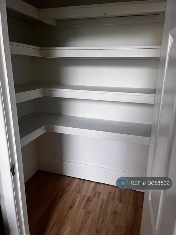 4 bedroom flat for rent