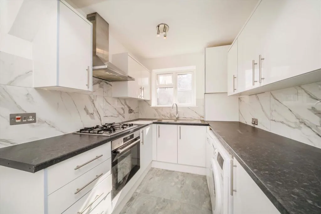 2 bedroom maisonette for rent