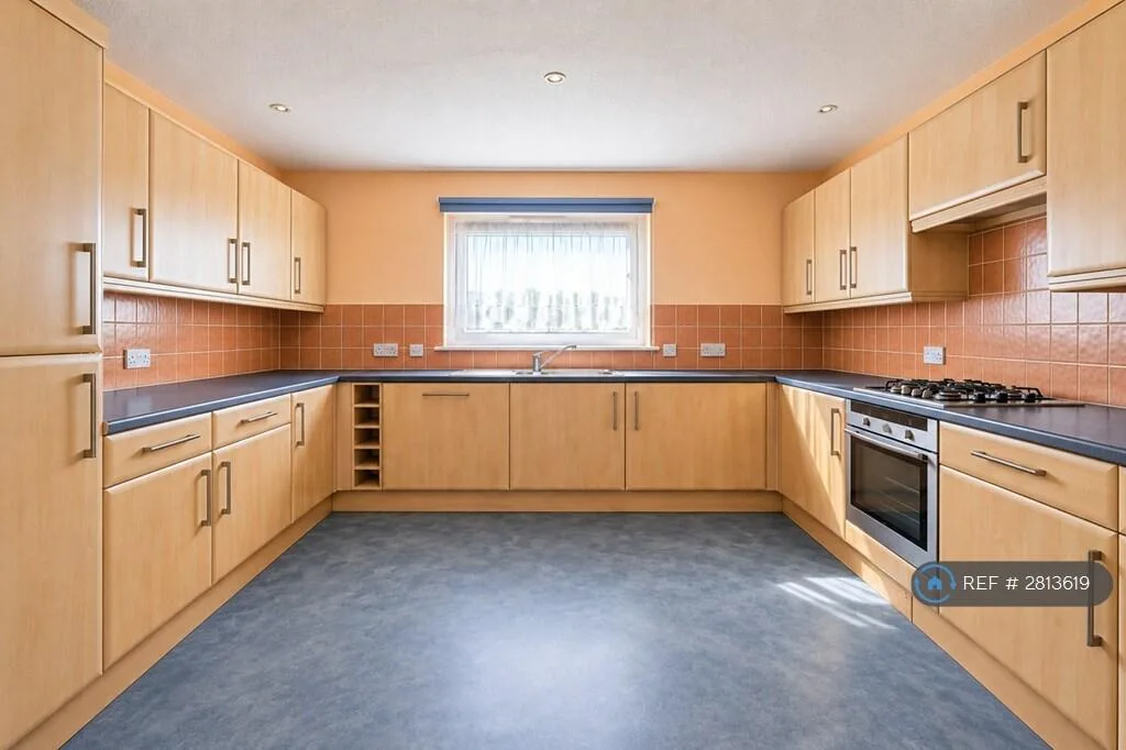 3 bedroom flat for rent