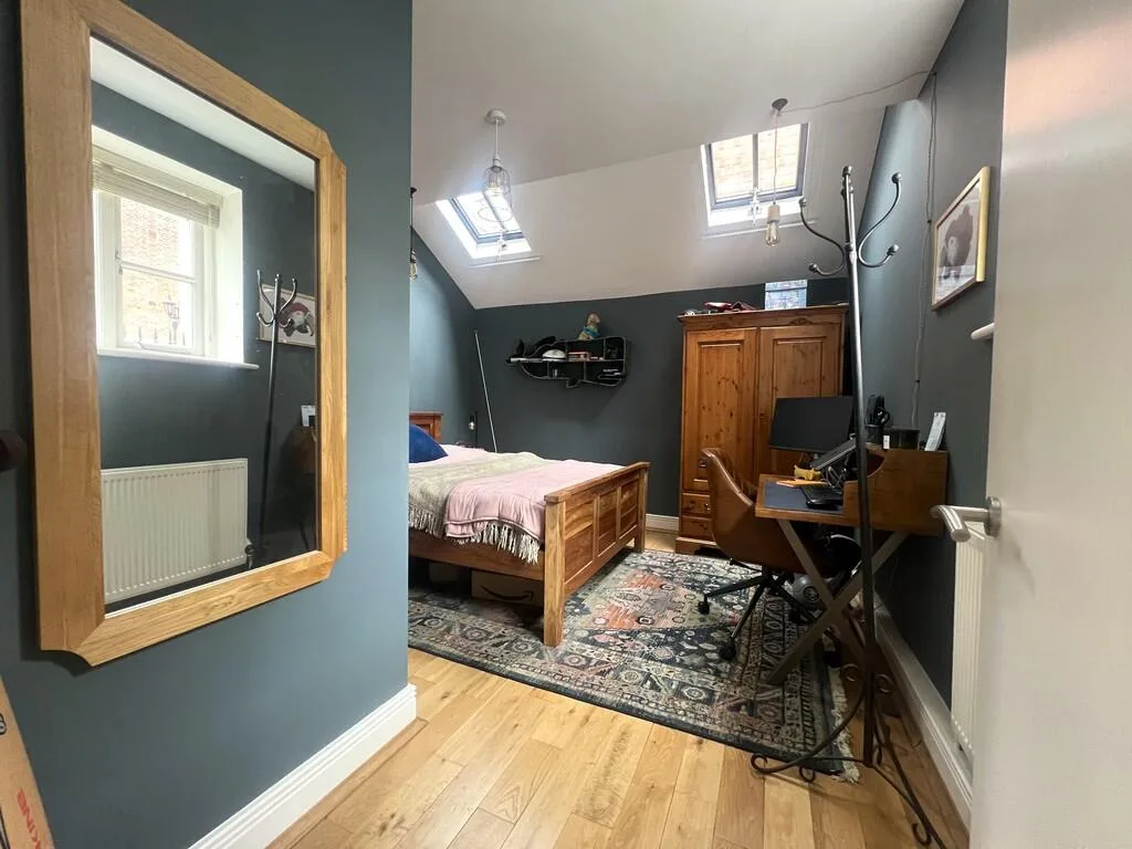 2 bedroom mews property for rent
