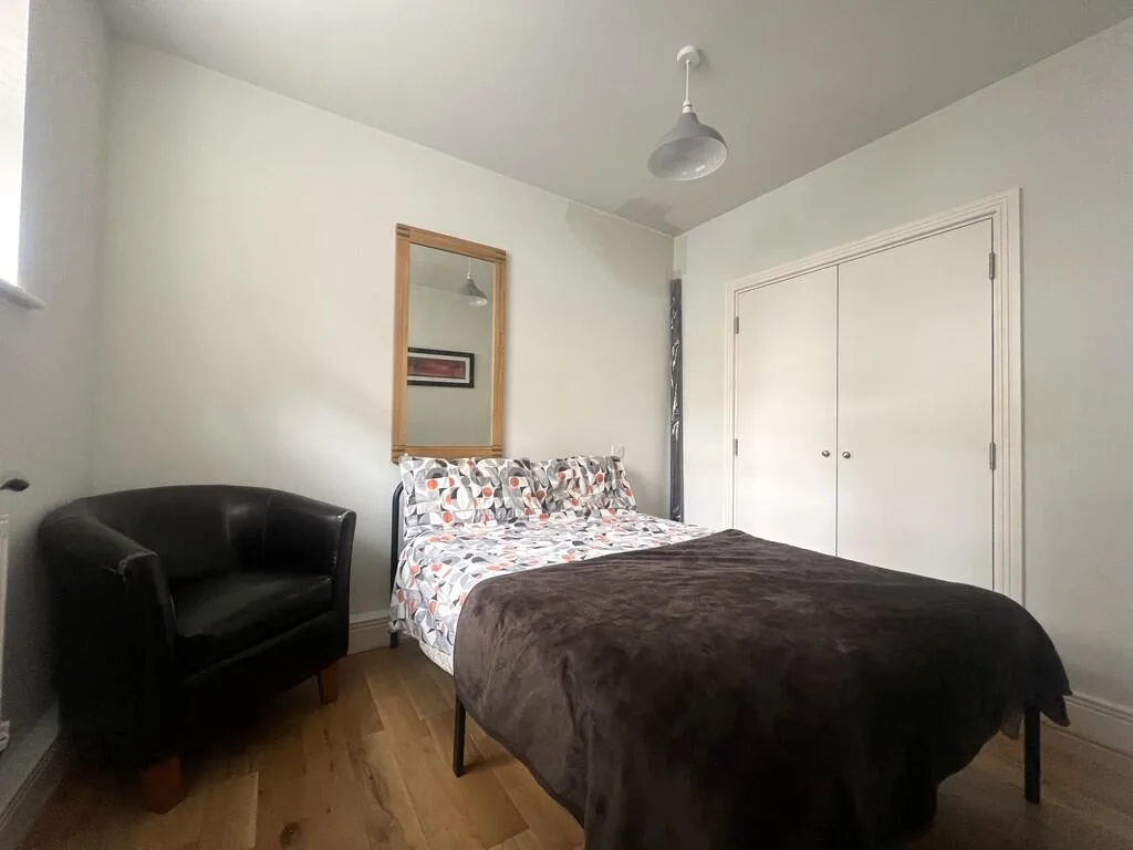 2 bedroom mews property for rent