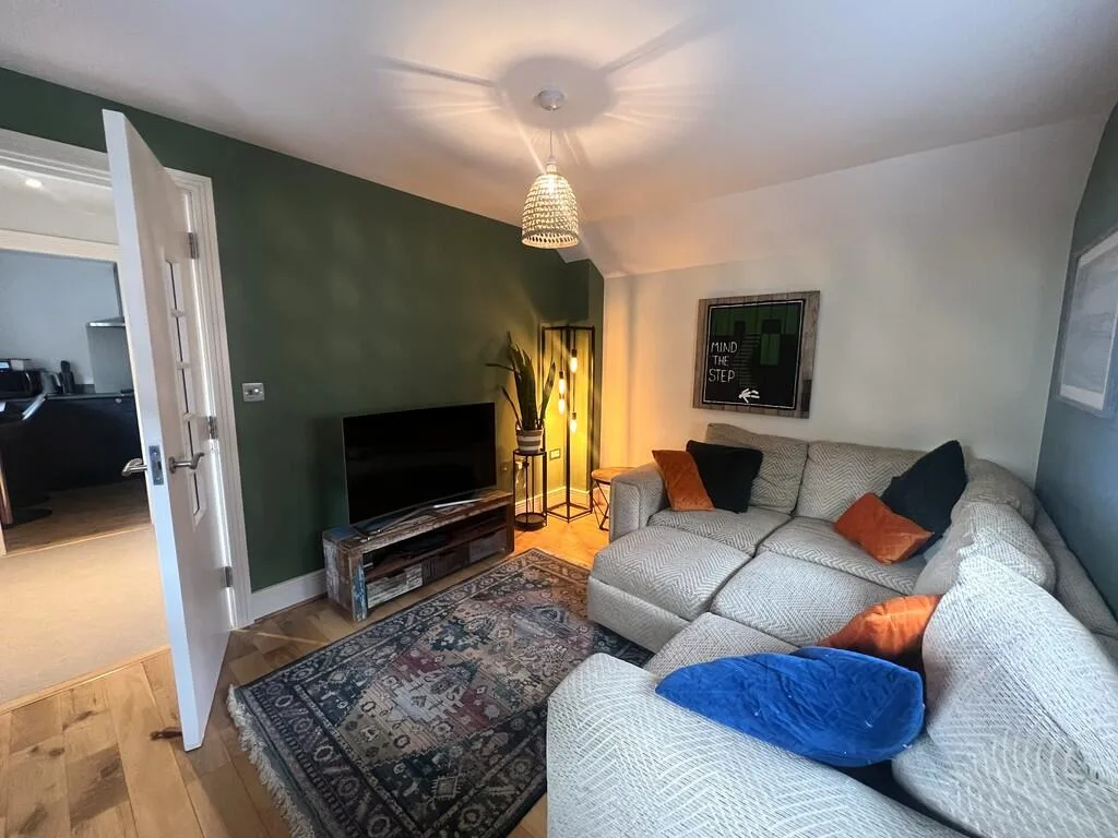 2 bedroom mews property for rent