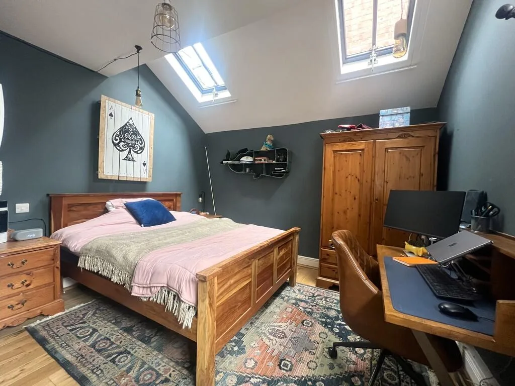 2 bedroom mews property for rent
