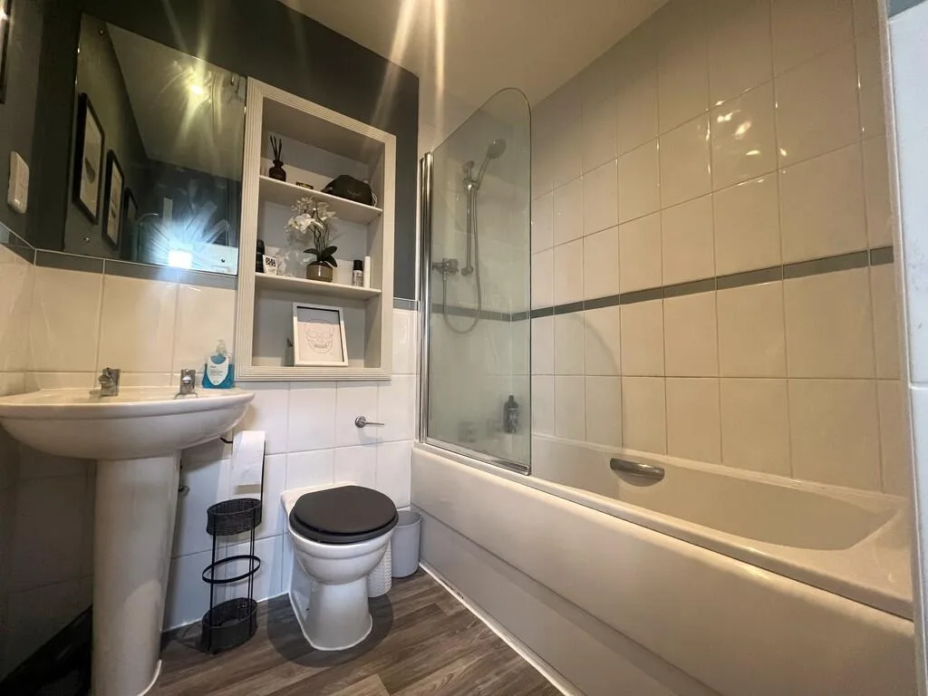 2 bedroom mews property for rent