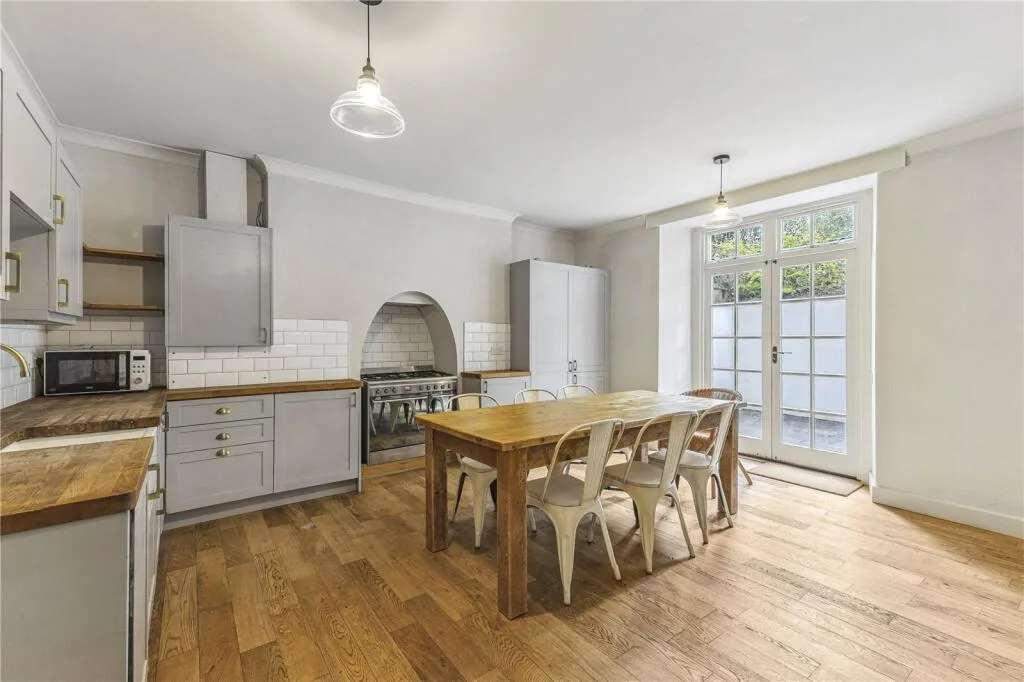 3 bedroom apartment for rent