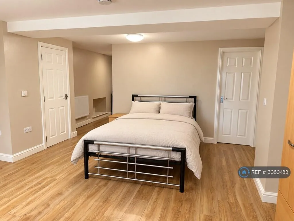 Studio flat for rent