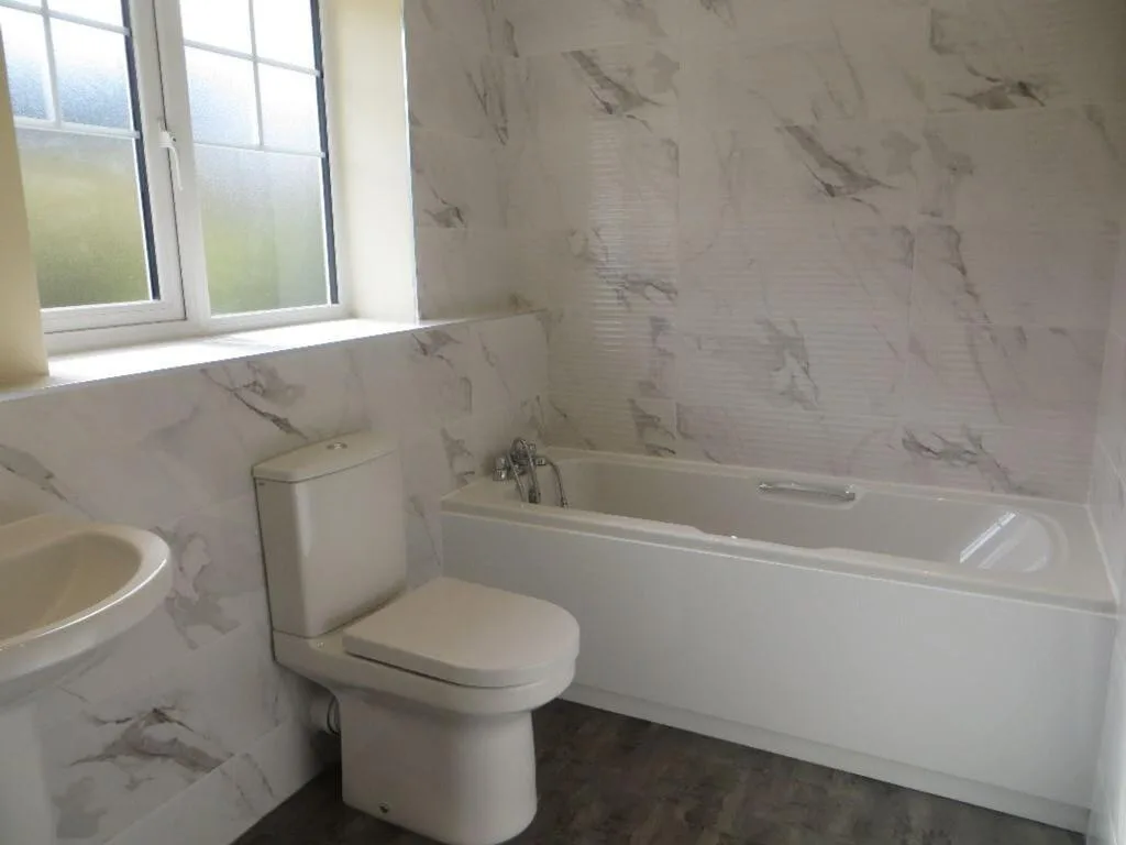 3 bedroom detached bungalow for rent