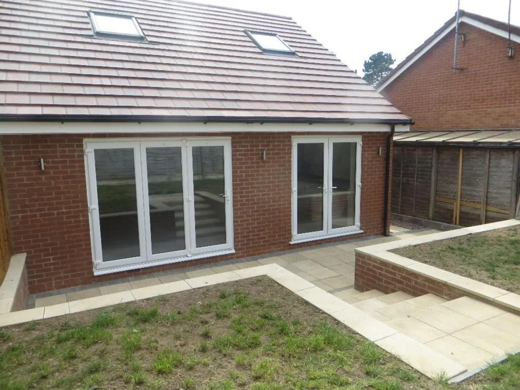 3 bedroom detached bungalow for rent