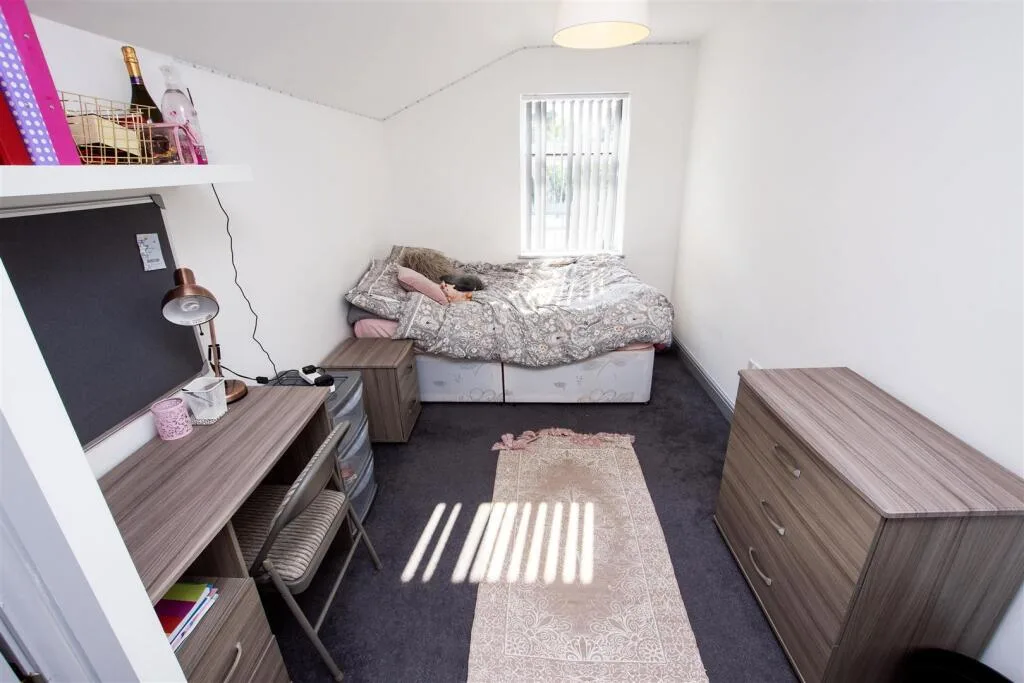 7 bedroom house for rent