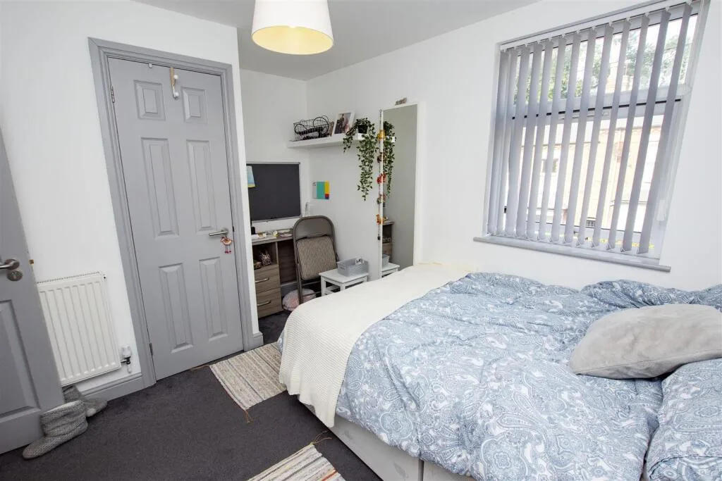 7 bedroom house for rent