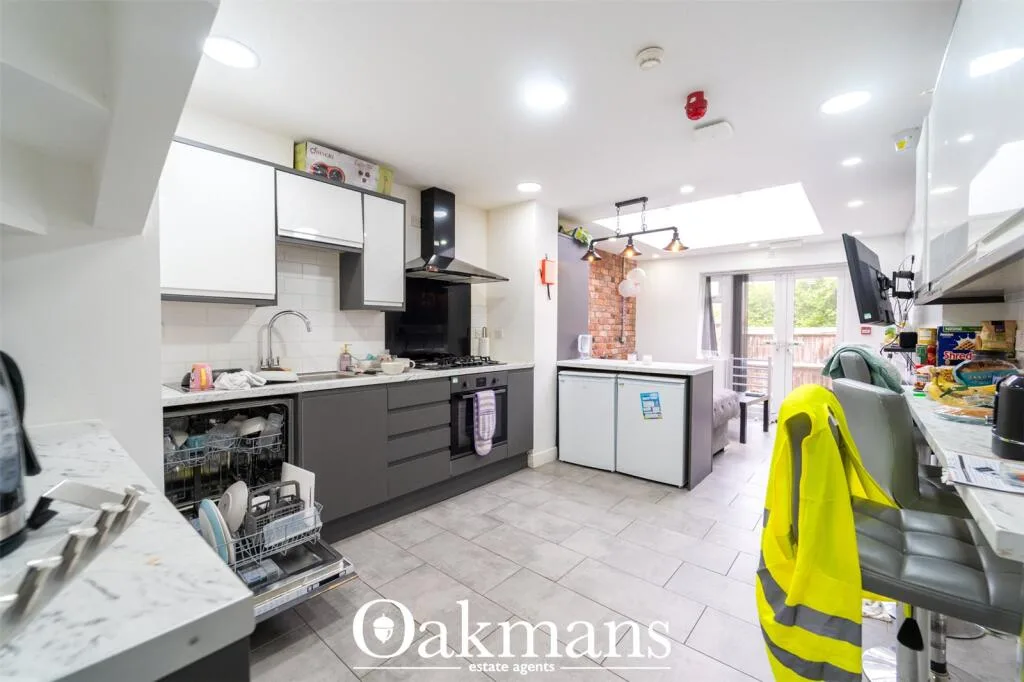 5 bedroom house for rent