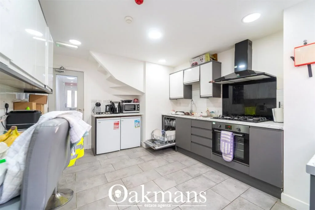 5 bedroom house for rent