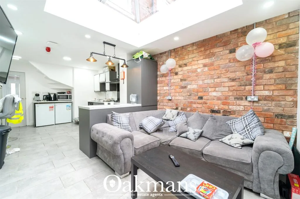 5 bedroom house for rent