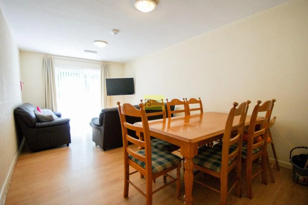 7 bedroom terraced house for rent