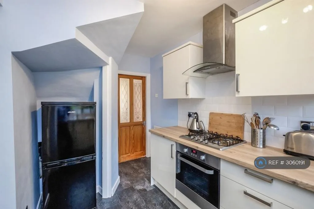 2 bedroom semi-detached house for rent