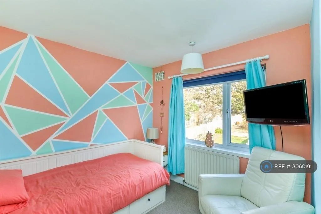2 bedroom semi-detached house for rent