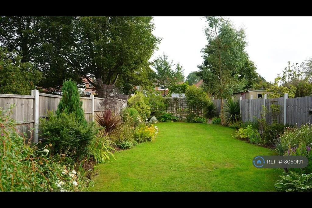 2 bedroom semi-detached house for rent