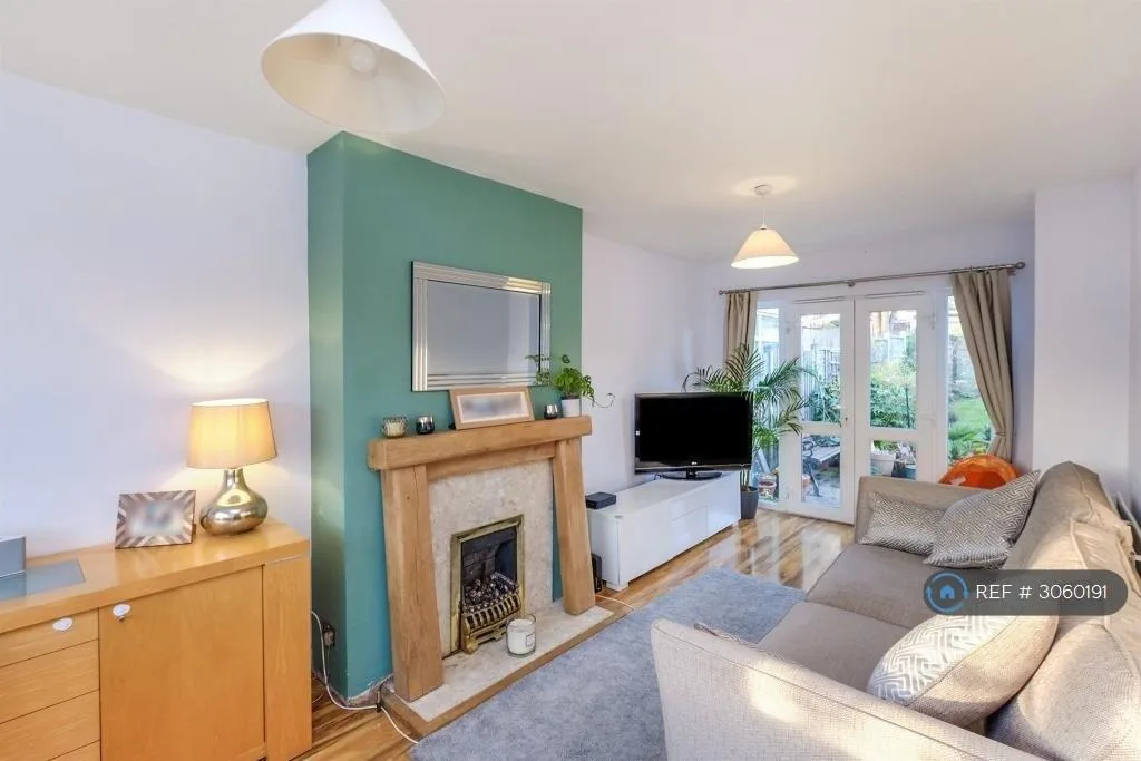 2 bedroom semi-detached house for rent