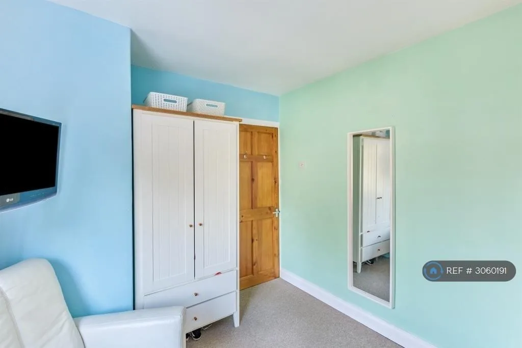 2 bedroom semi-detached house for rent