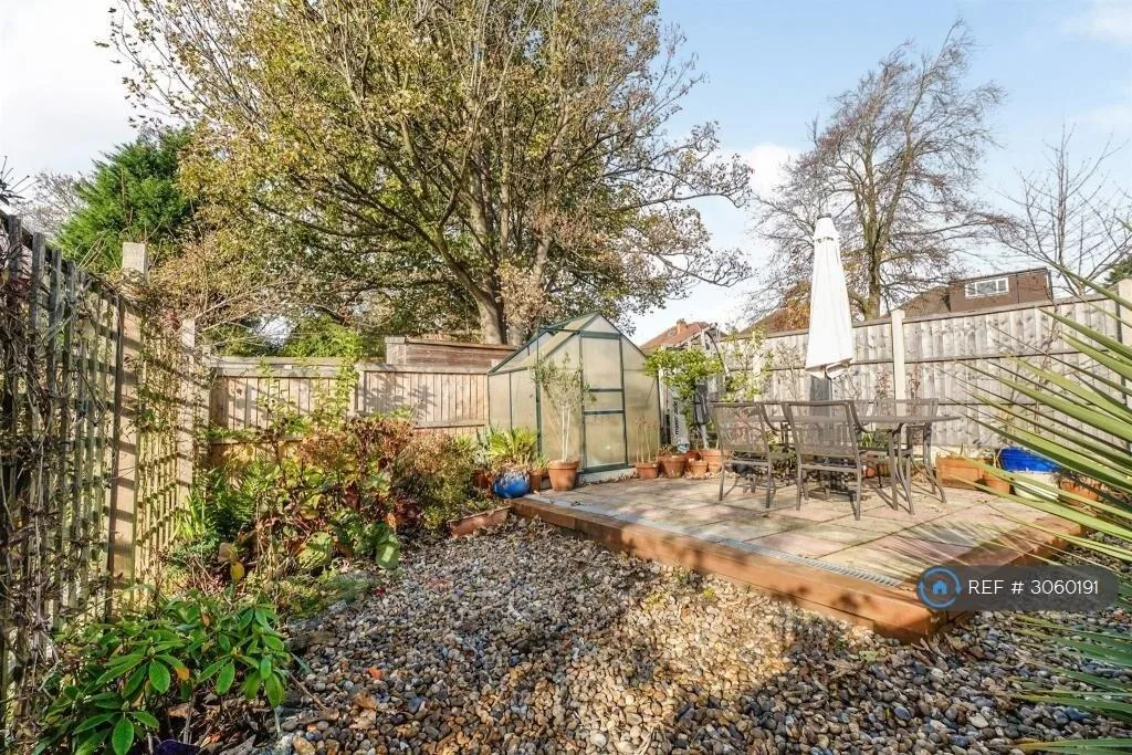 2 bedroom semi-detached house for rent