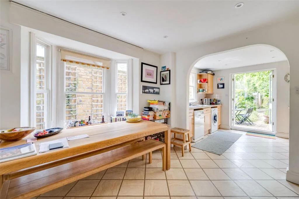4 bedroom terraced house for rent