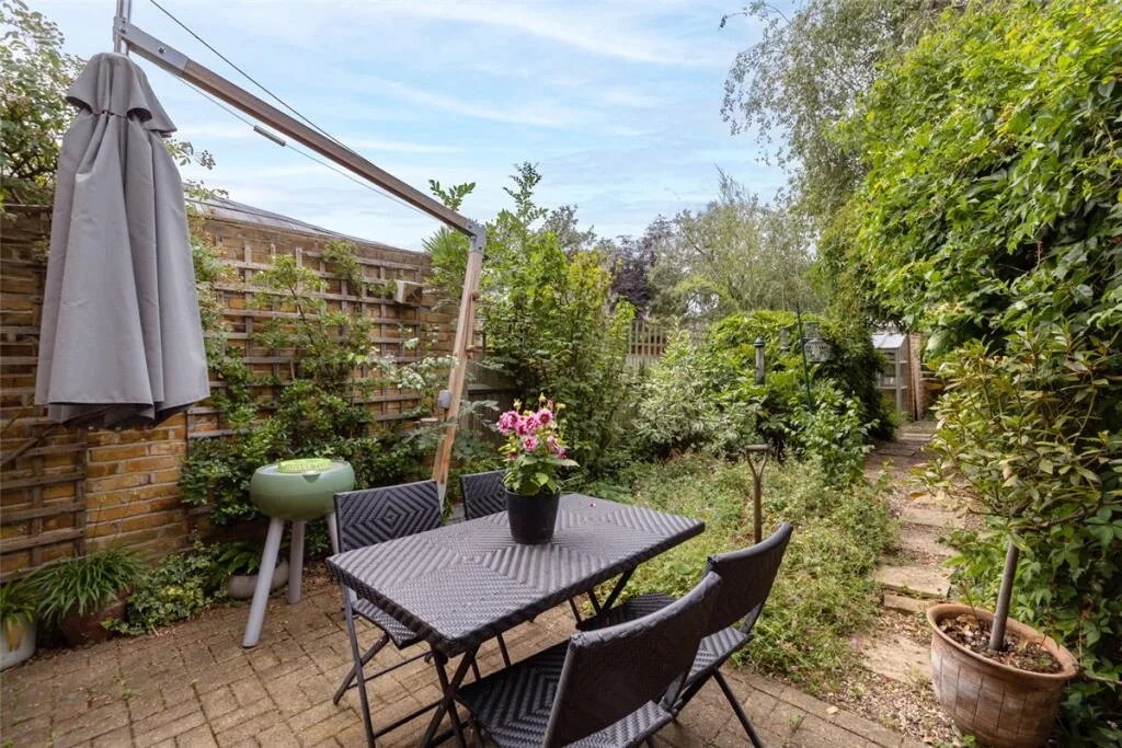 4 bedroom terraced house for rent