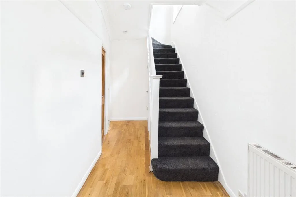 4 bedroom semi-detached house for rent