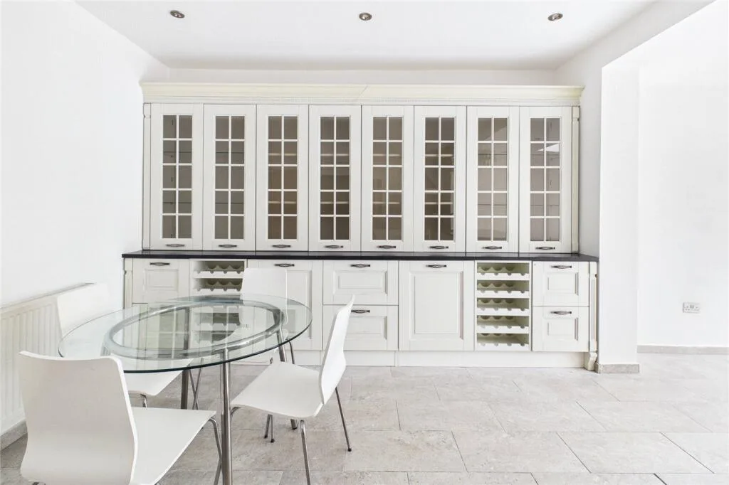 4 bedroom semi-detached house for rent