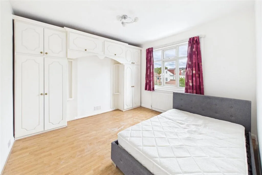 4 bedroom semi-detached house for rent
