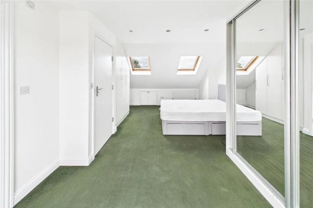 4 bedroom semi-detached house for rent