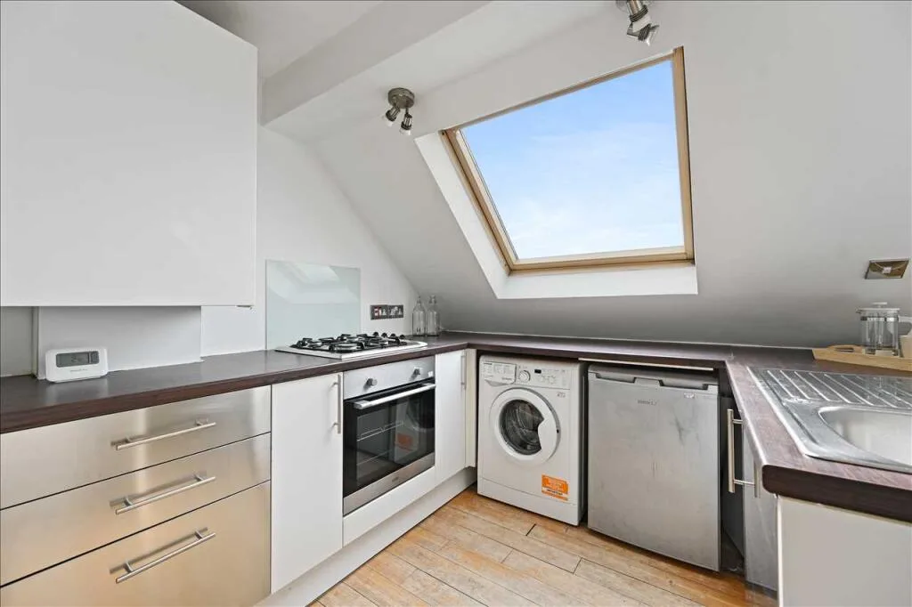 3 bedroom maisonette for rent