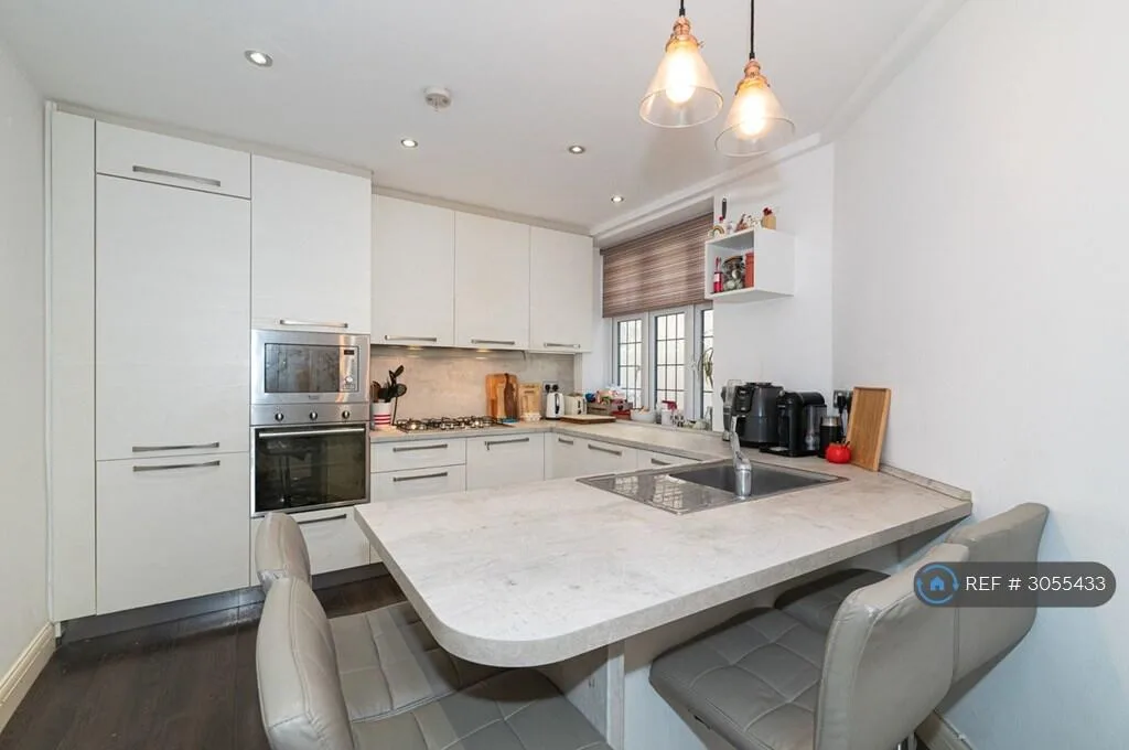 3 bedroom flat for rent
