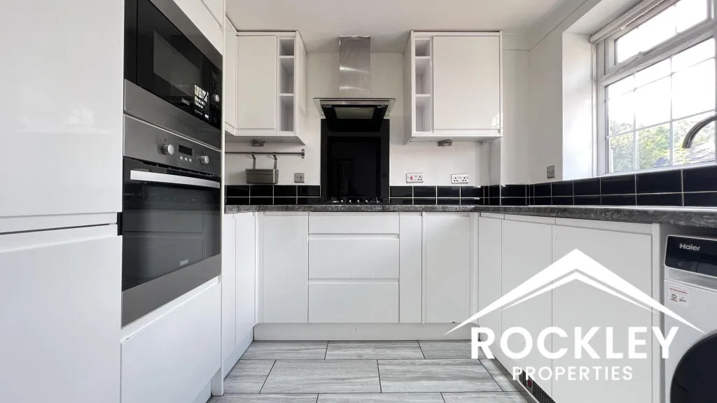 2 bedroom end of terrace house for rent