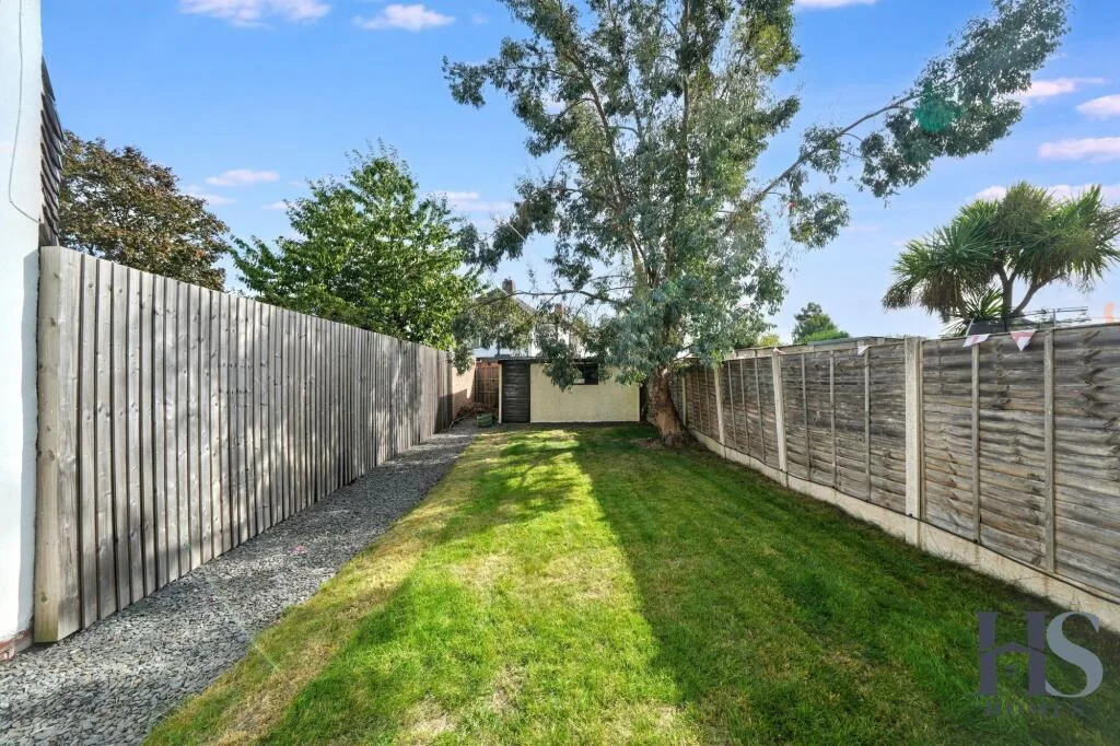 3 bedroom semi-detached house for rent
