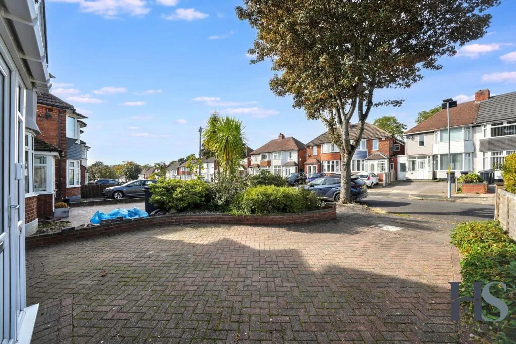 3 bedroom semi-detached house for rent